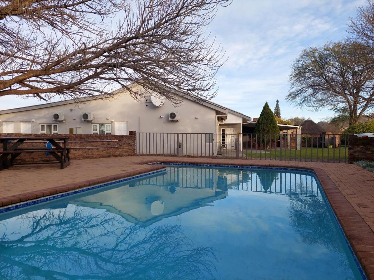 Aloes Guest House 62 On Meintjies Middelburg  エクステリア 写真