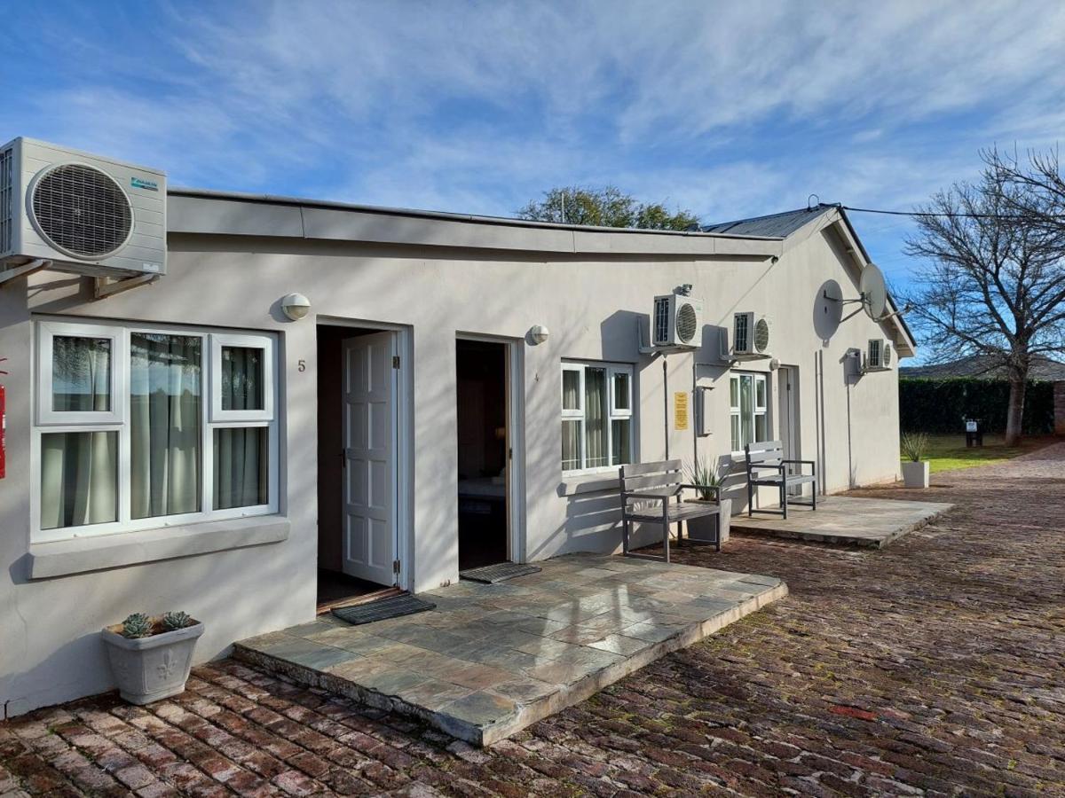Aloes Guest House 62 On Meintjies Middelburg  エクステリア 写真