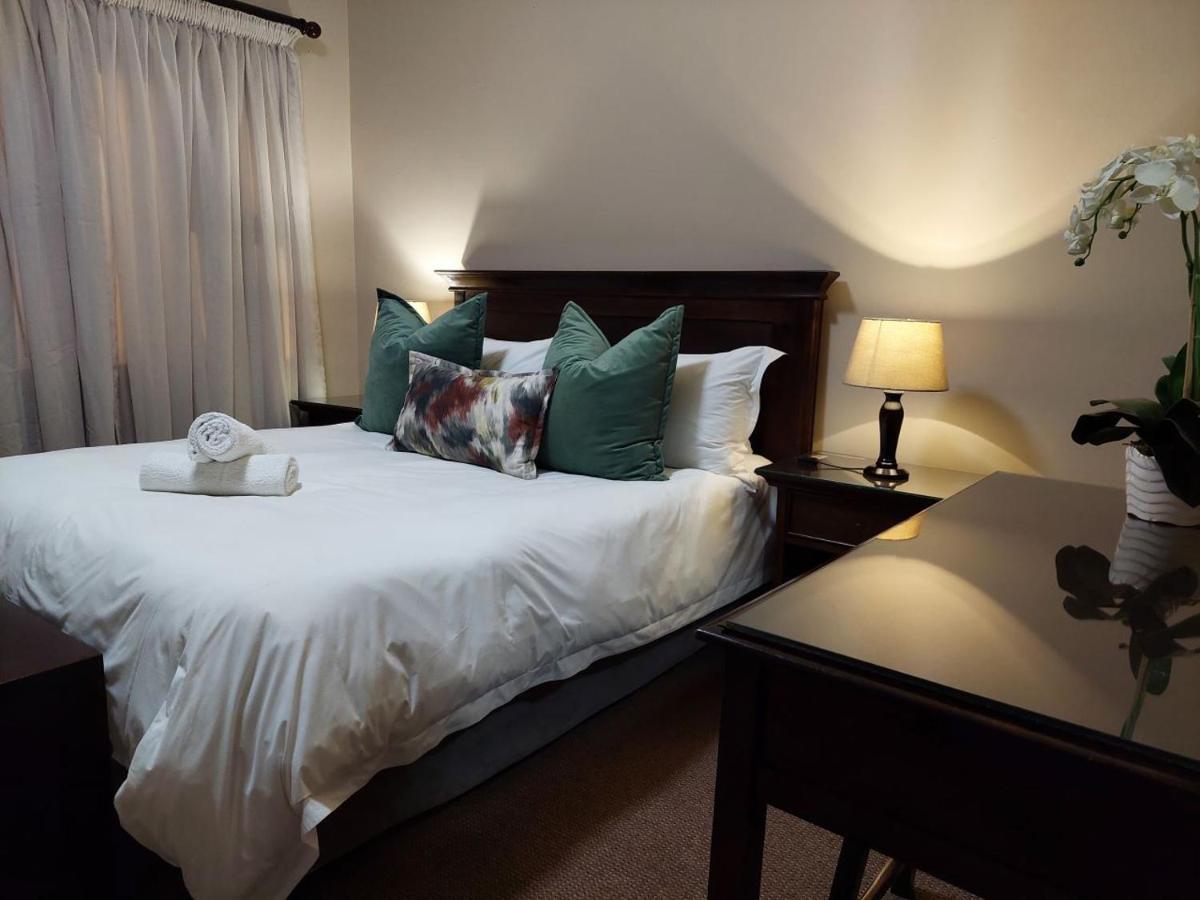 Aloes Guest House 62 On Meintjies Middelburg  エクステリア 写真