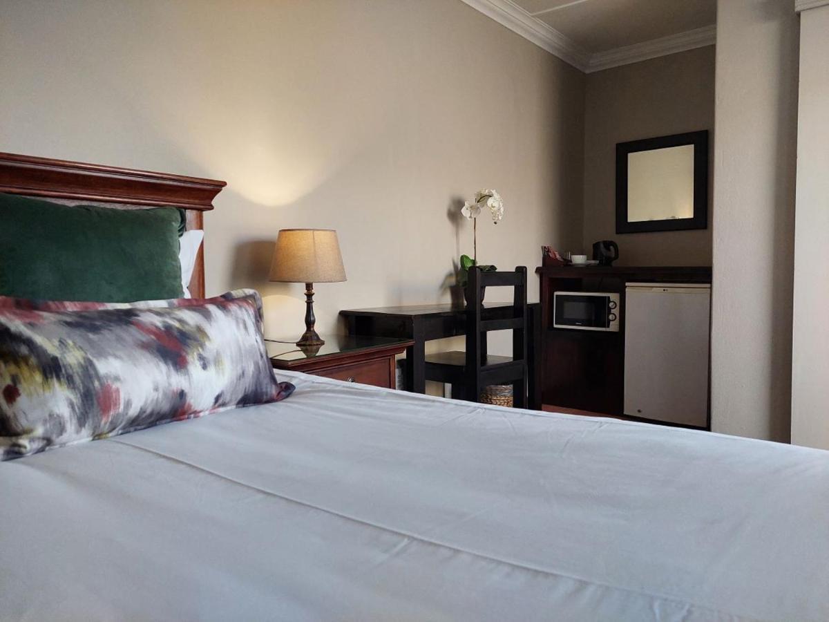 Aloes Guest House 62 On Meintjies Middelburg  エクステリア 写真